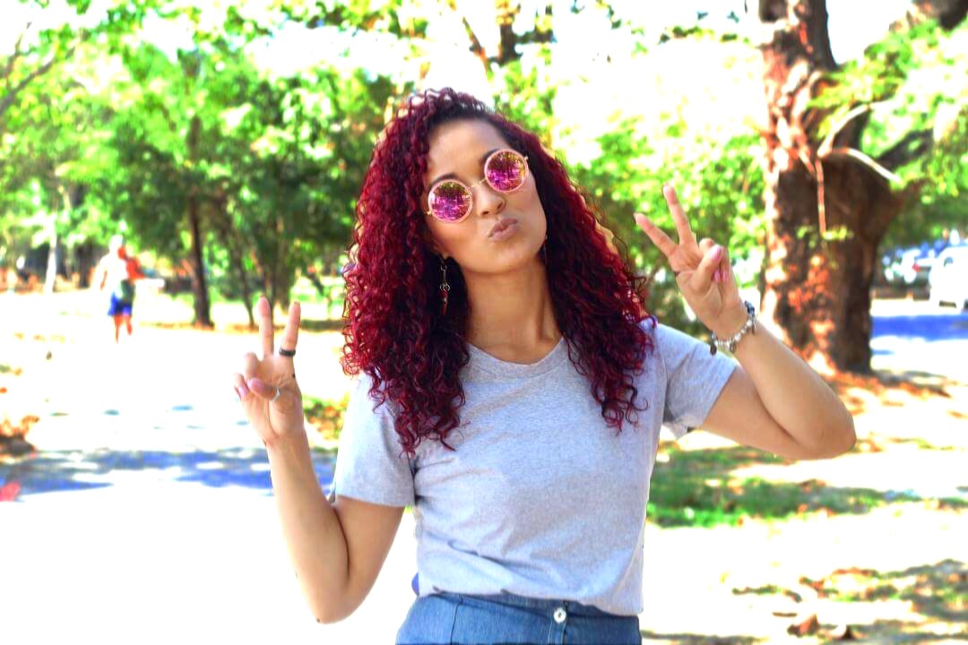 LOOK BÁSICO - SAIA JEANS COM CAMISETA