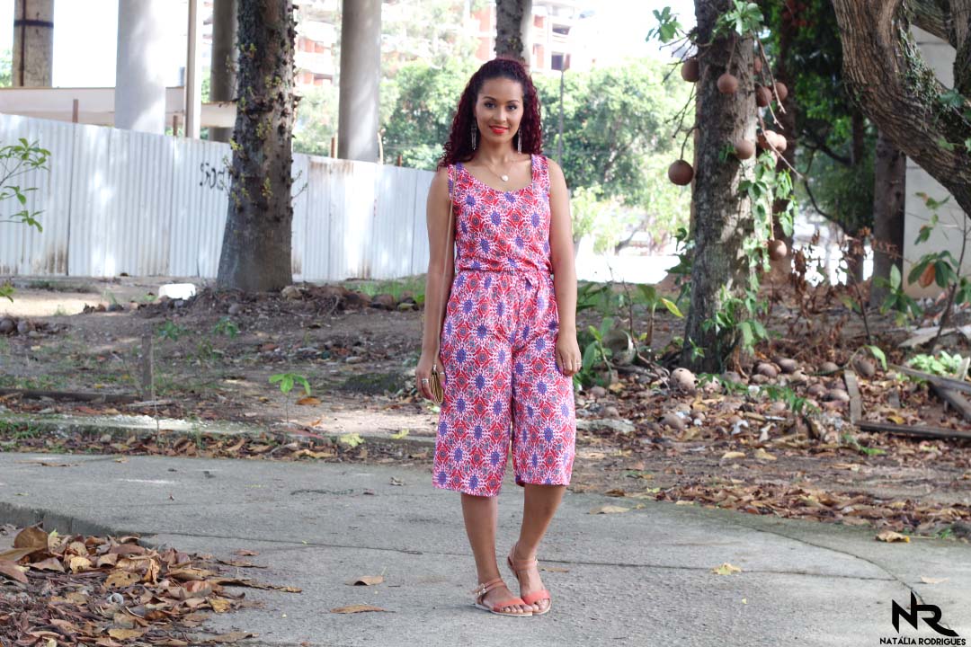 PANTACOURT + REGATA TIPO MACACÃO: LOOK MONOCROMÁTICO