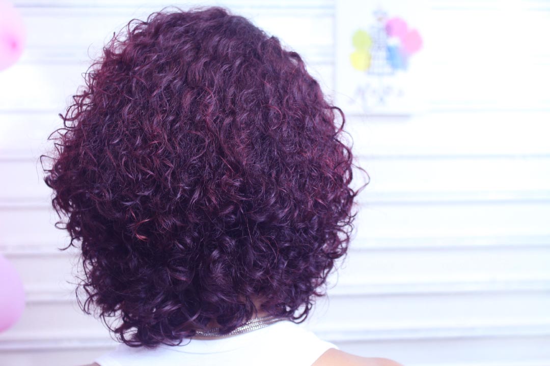 corte chanel,cabeo cacheado,corte assimétrico,curly hair,cut curly hais,cabelo cacheado vermelho,ruivo cacheado,morena ruiva,dayse costa