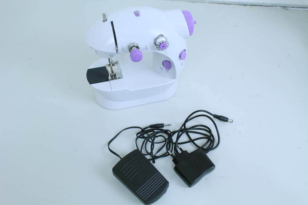 DAYSE COSTA,MÁQUINA DE COSTURA,CHINA,TESTANDO MÁQUINA DE COSTURA,MÁQUINA DE COSTURA DA CHINA,MINI MÁQUINA DE COSTURA,MINI SEWING MACHINE,MINI MÁQUINA DE COSTURA PORTÁTIL,PRODUTO DA CHINA,MÁQUINA DE COSTURA PARA INICIANTES,APRENDER A COSTURAR,CANAL DE COSTURA,TESTANDO PRODUTOS DA CHINA,