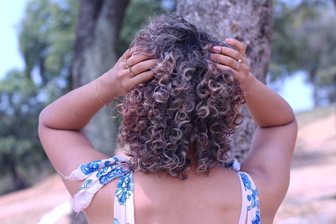 dayse costa,cabelo cacheado,do ruivo ao loiro,do ruivo ao loiro,como sair do ruivo,cabelo ruivo,cabelo vermelho,red curly,curly hair,cabelo loiro,ombre hair,pintando cabelo,transição,cabelo,cachos,cabelo natural,CUIDADOS COM LOIRO