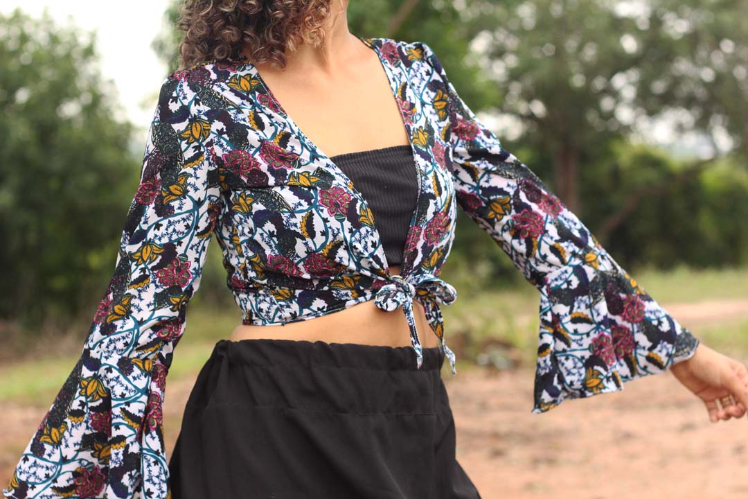 dayse costa,top,cropped,diy,molde cropped,cropped laço,blusa com laço,blusa transpassada,top laço,manga,manga sino,manga godê,como fazer top,modelos de cropped,floral,junin malhas