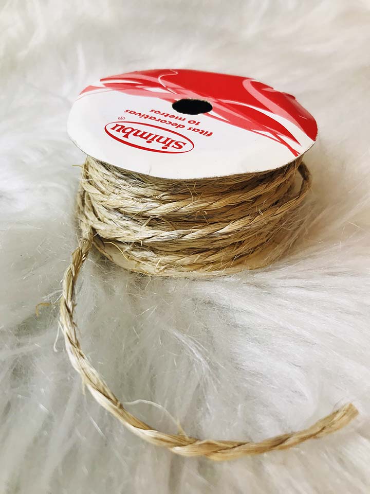 corda de sizal usada para compor a gravata espiga de milho infantil para festa junina dayse costa